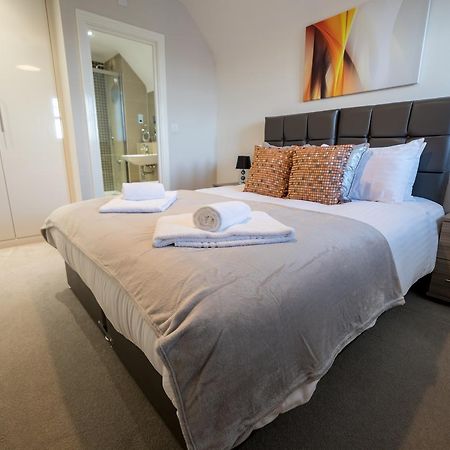 Helios Court Penthouse Serviced Apartment By Ferndale Maidenhead Eksteriør billede