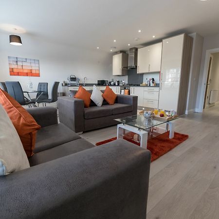 Helios Court Penthouse Serviced Apartment By Ferndale Maidenhead Eksteriør billede