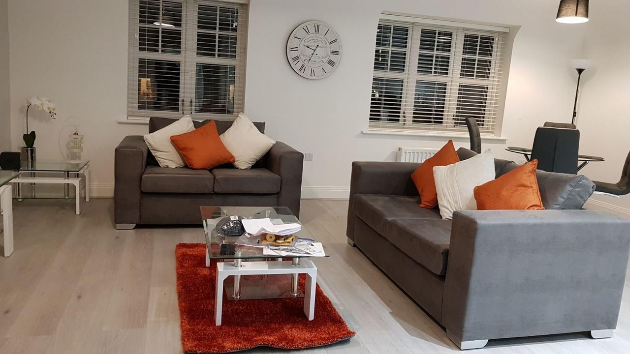 Helios Court Penthouse Serviced Apartment By Ferndale Maidenhead Eksteriør billede