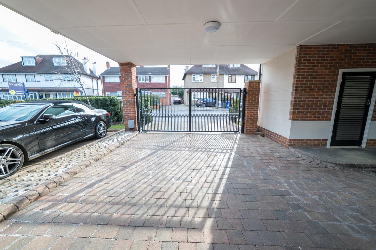 Helios Court Penthouse Serviced Apartment By Ferndale Maidenhead Eksteriør billede