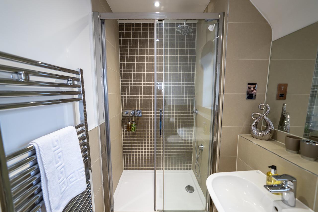 Helios Court Penthouse Serviced Apartment By Ferndale Maidenhead Eksteriør billede