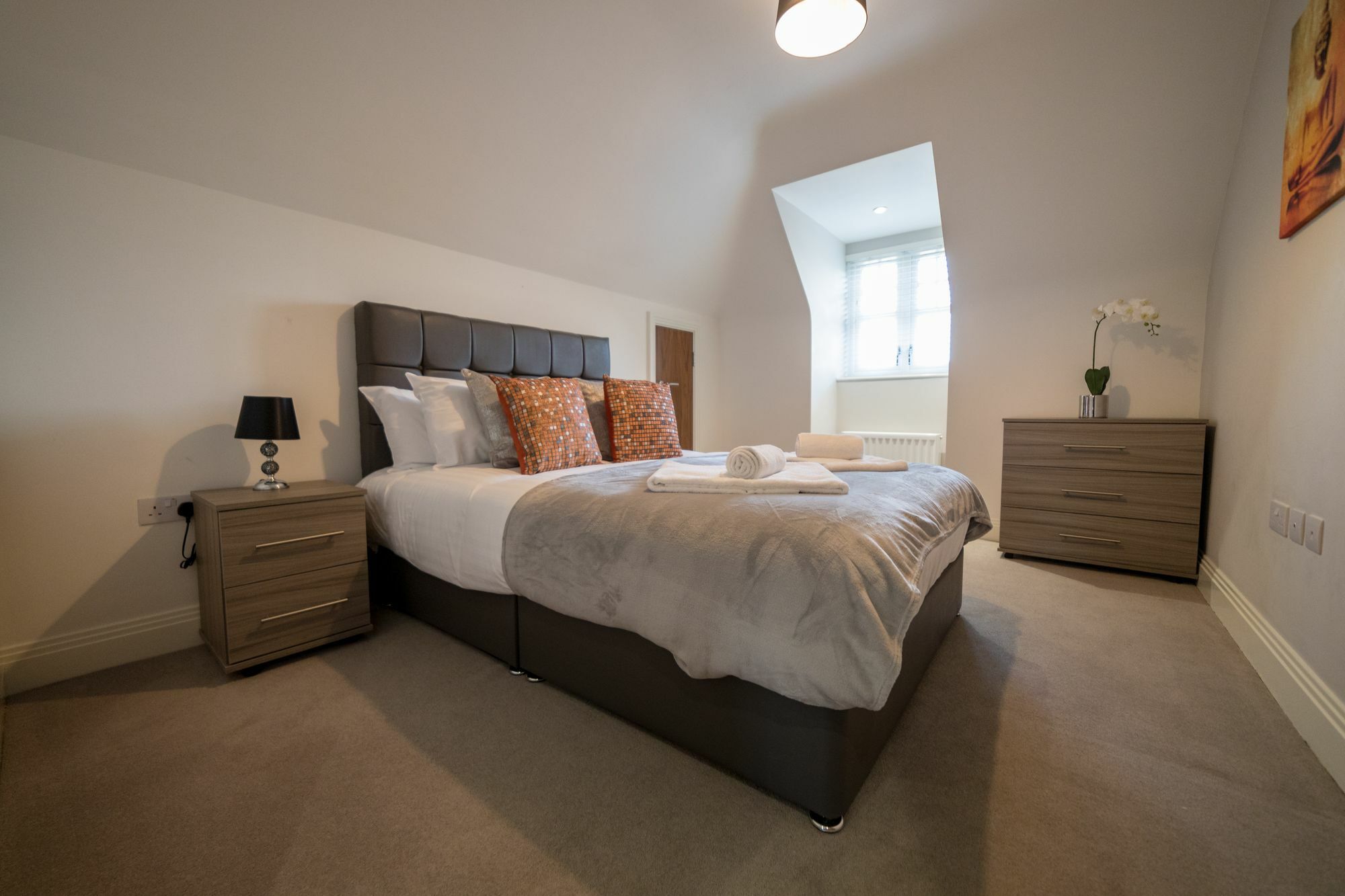 Helios Court Penthouse Serviced Apartment By Ferndale Maidenhead Eksteriør billede