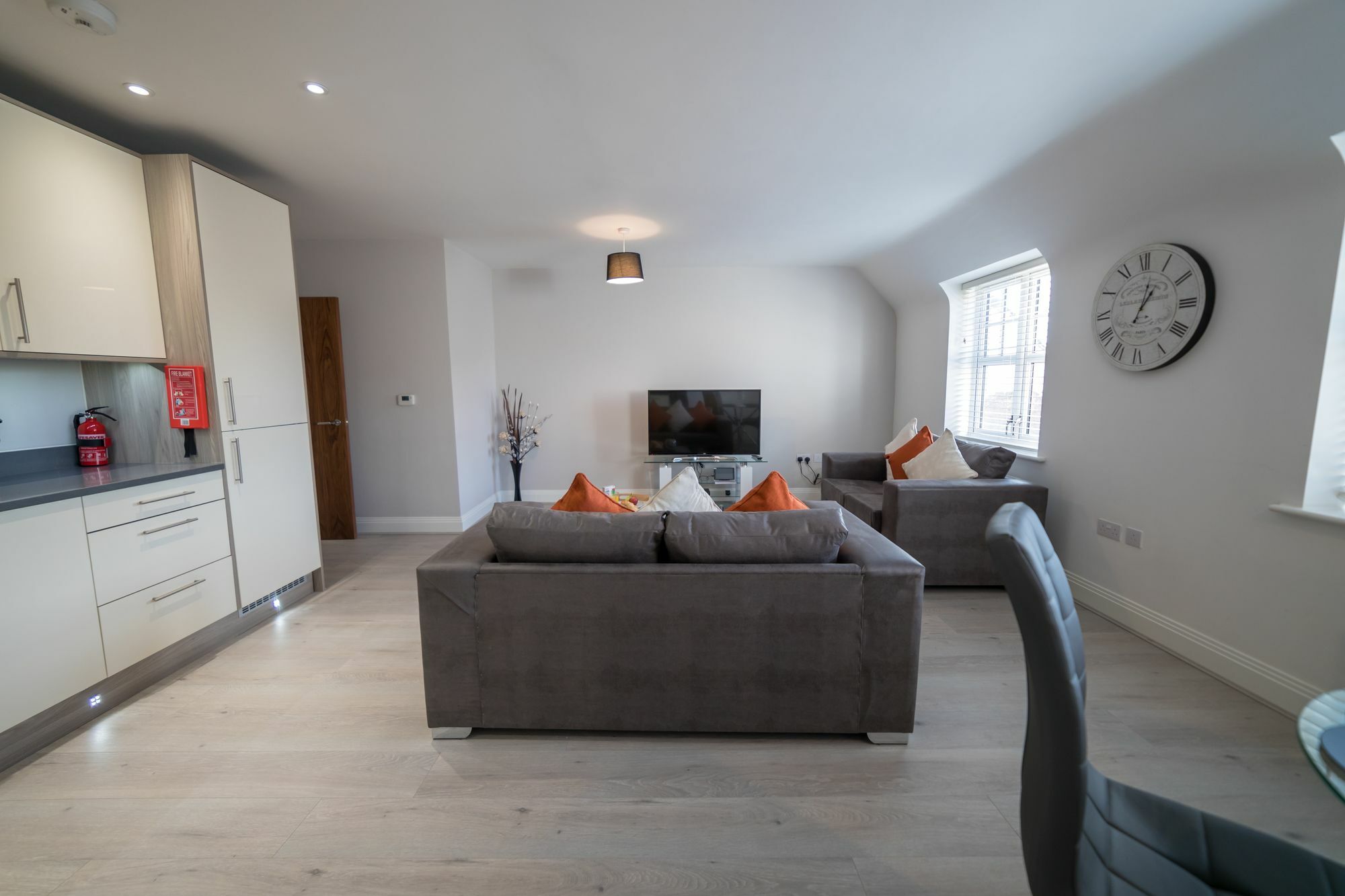 Helios Court Penthouse Serviced Apartment By Ferndale Maidenhead Eksteriør billede
