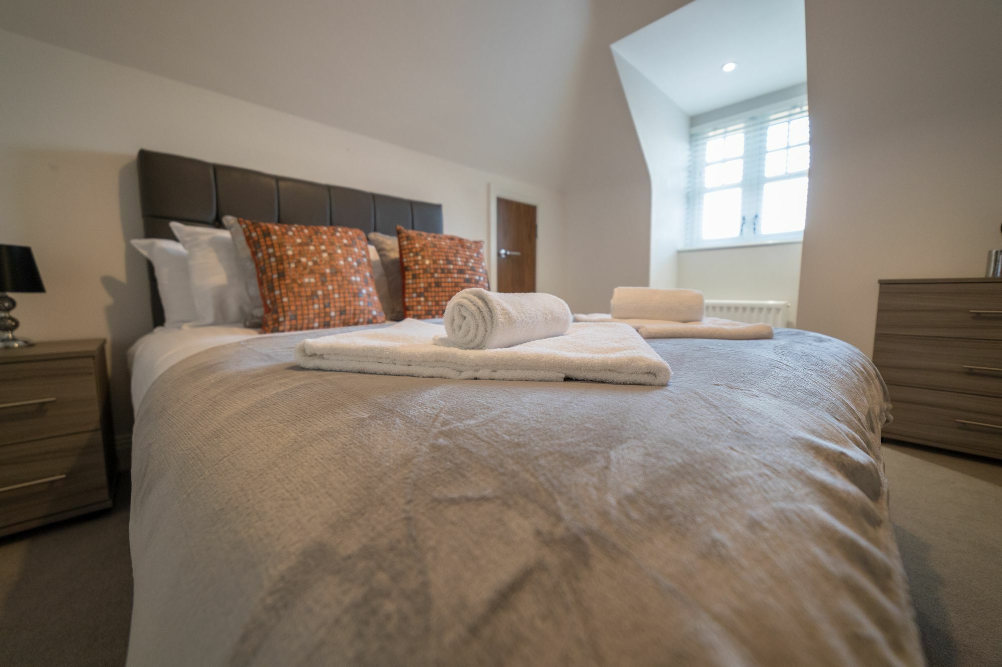 Helios Court Penthouse Serviced Apartment By Ferndale Maidenhead Eksteriør billede