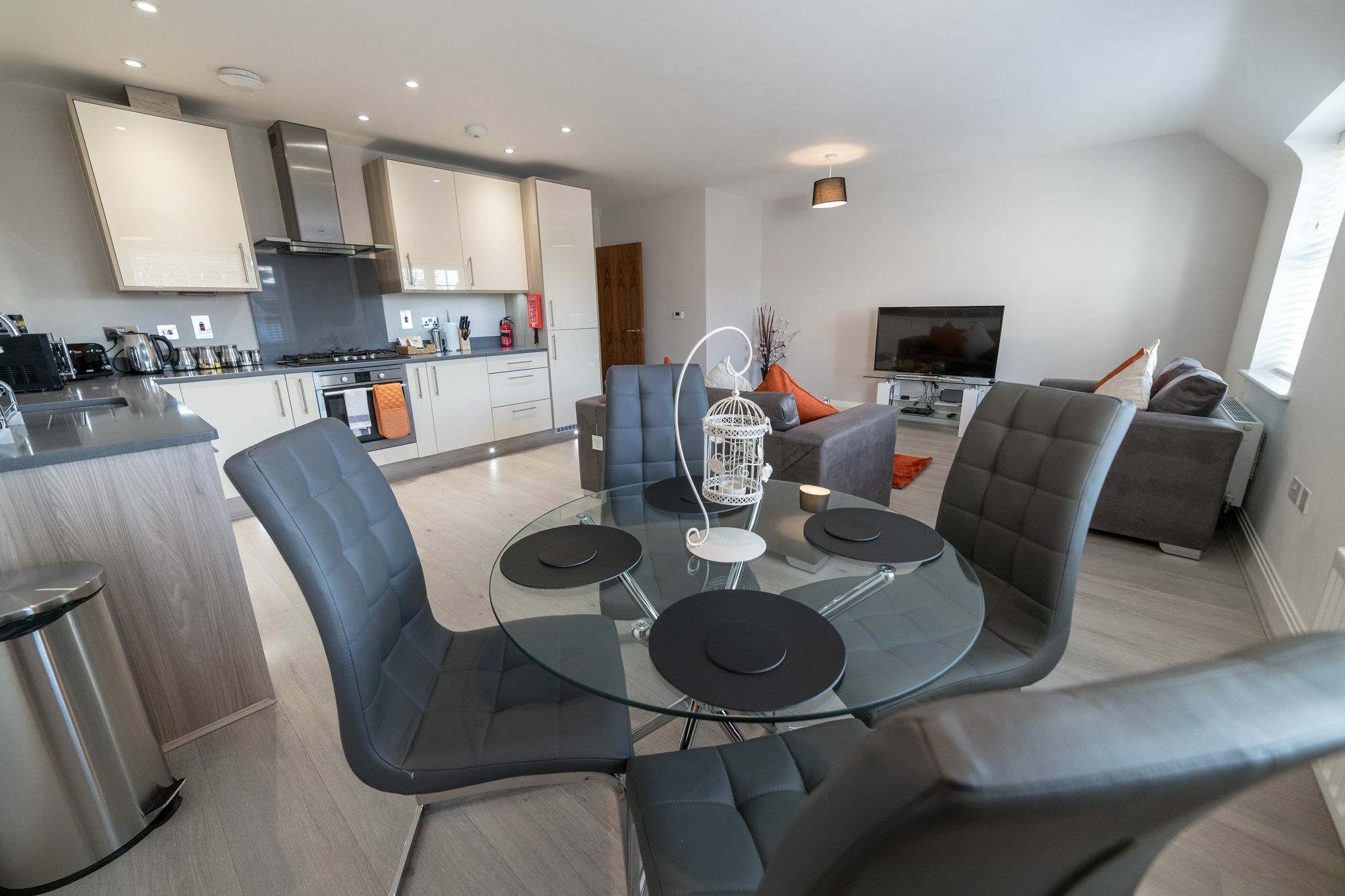 Helios Court Penthouse Serviced Apartment By Ferndale Maidenhead Eksteriør billede