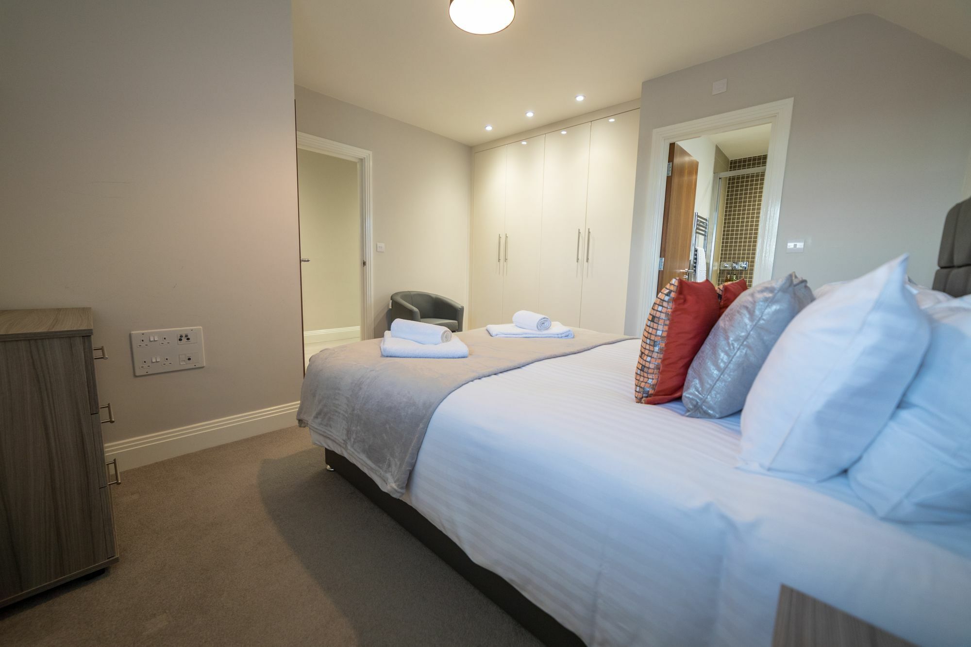 Helios Court Penthouse Serviced Apartment By Ferndale Maidenhead Eksteriør billede