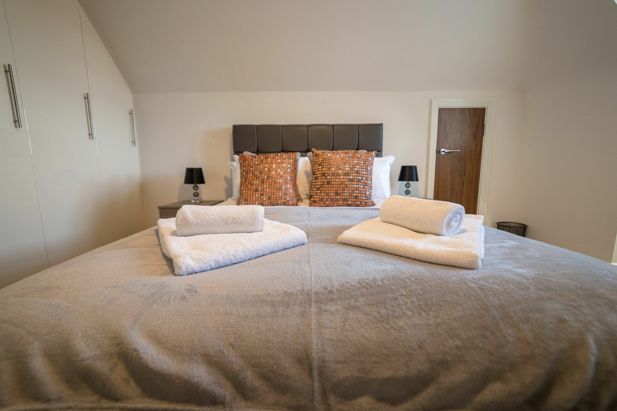 Helios Court Penthouse Serviced Apartment By Ferndale Maidenhead Eksteriør billede