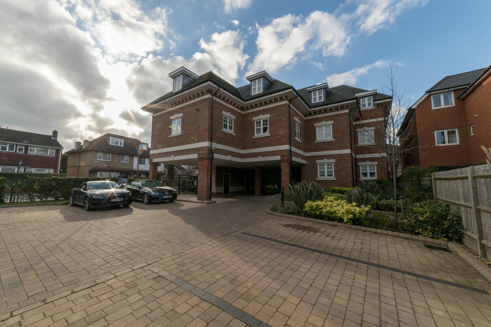 Helios Court Penthouse Serviced Apartment By Ferndale Maidenhead Eksteriør billede