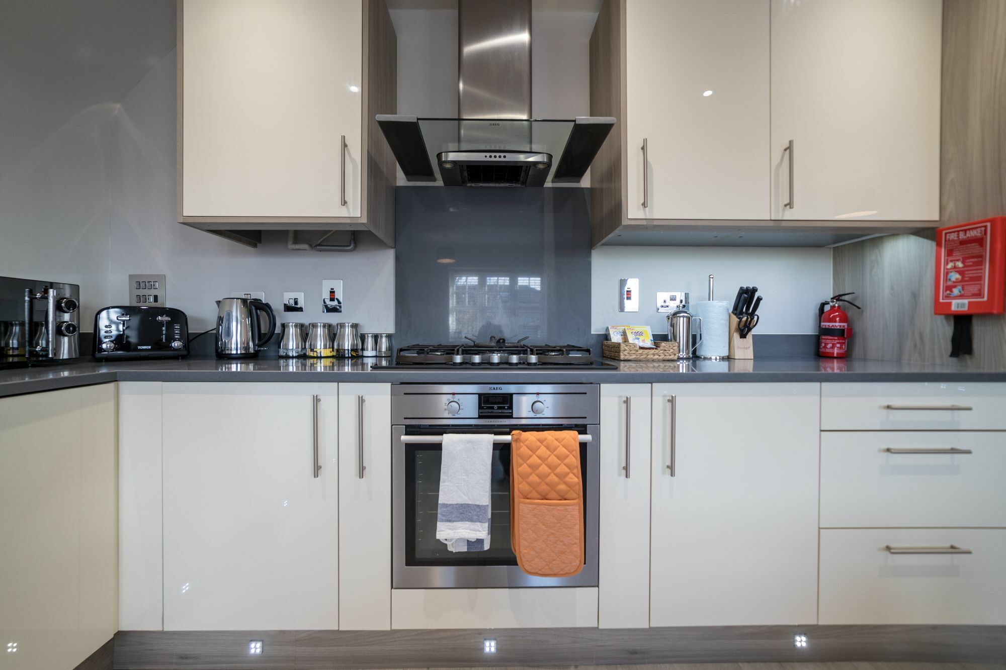 Helios Court Penthouse Serviced Apartment By Ferndale Maidenhead Eksteriør billede
